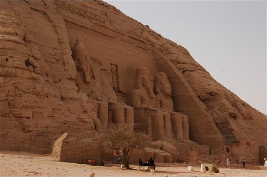 <i><b>Abu Simbel-065</b></i>